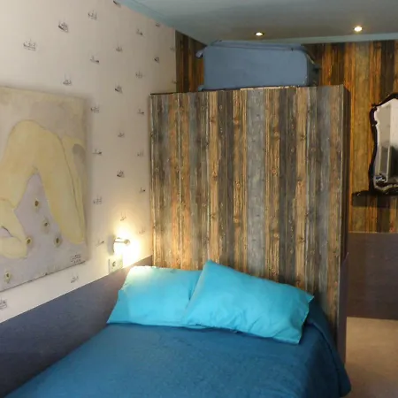 La Nana Del Mar / The Lullaby Of The Sea On Old Harbour * Cudillero