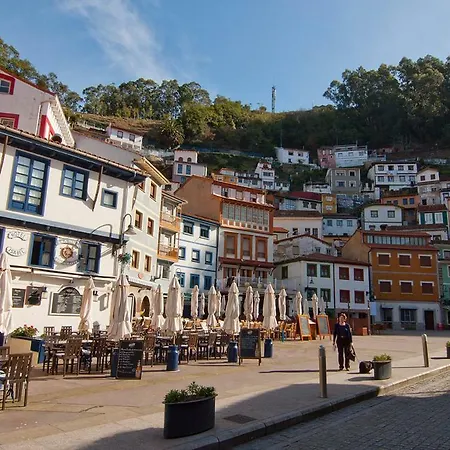 La Nana Del Mar / The Lullaby Of The Sea On Old Harbour * Cudillero