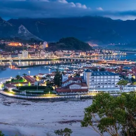 La Nana Del Mar / The Lullaby Of The Sea On Old Harbour * Cudillero