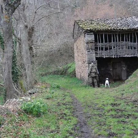 La Nana Del Mar / The Lullaby Of The Sea On Old Harbour *