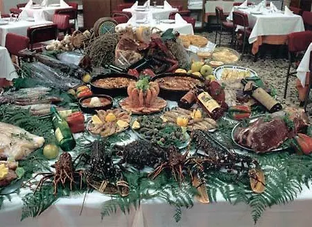 La Nana Del Mar / The Lullaby Of The Sea On Old Harbour * Cudillero