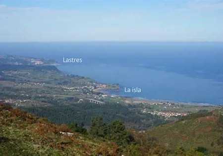 La Nana Del Mar / The Lullaby Of The Sea On Old Harbour * Cudillero