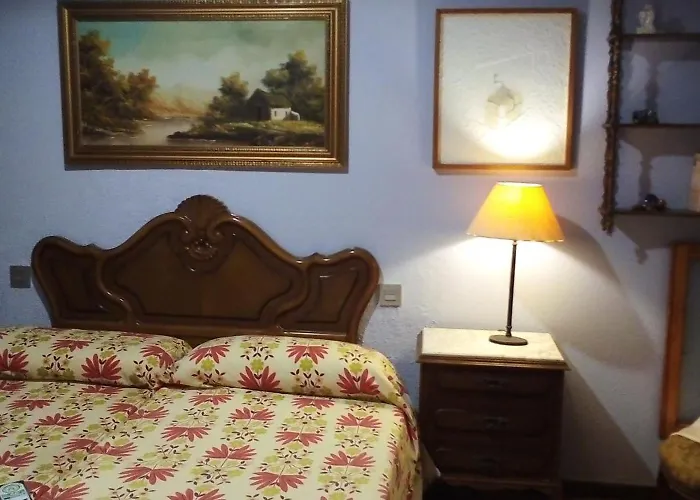 La Nana Del Mar / The Lullaby Of The Sea On Old Harbour